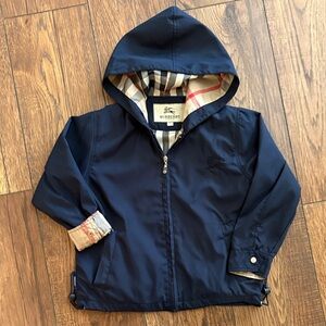Burberry Navy Blue Water Resistant Rain Jacket with Check Lining Size 5